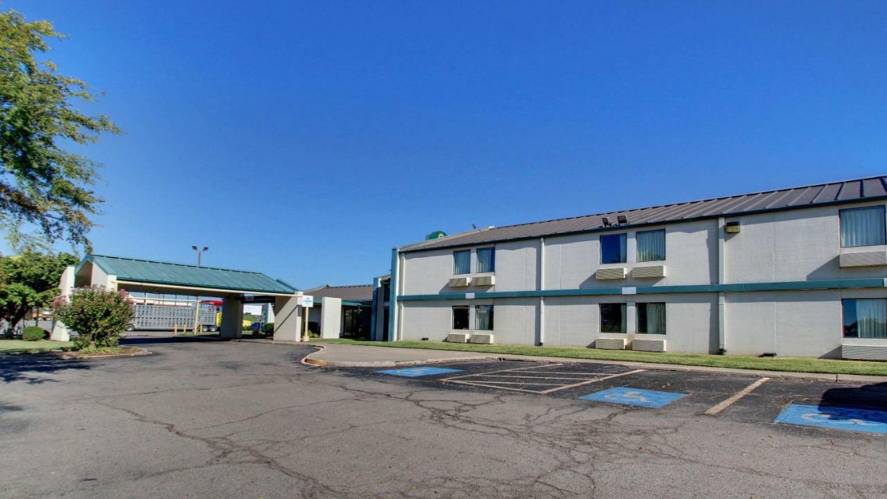 Baymont Inn & Suites Shawnee Eksteriør bilde
